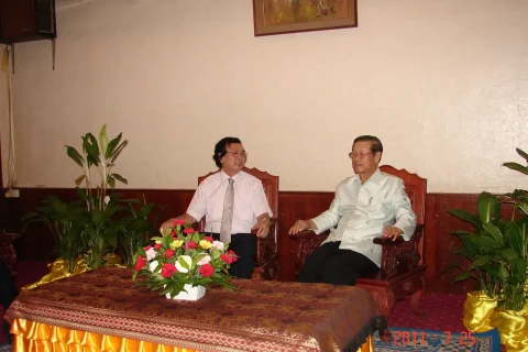 image001
